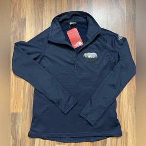 The Northface women 1/4 zipper pull over